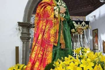 Los 8 pasos de la procesión del Viernes Santo, a punto en la Basílica de Telde (Foto TA)